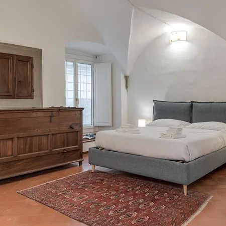 Miriam - Sweet Dreams In Apartment